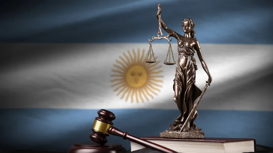 lady justice and Argentina flag